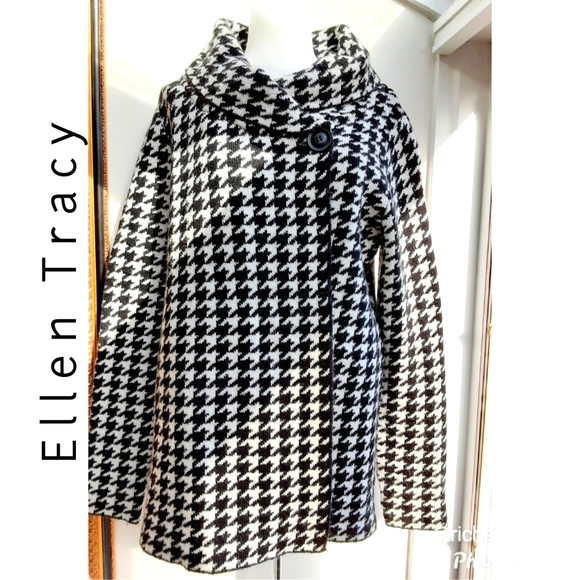 Ellen Tracy Jackets & Blazers - Ellen Tracy Houndstooth Knit Cape Coat L